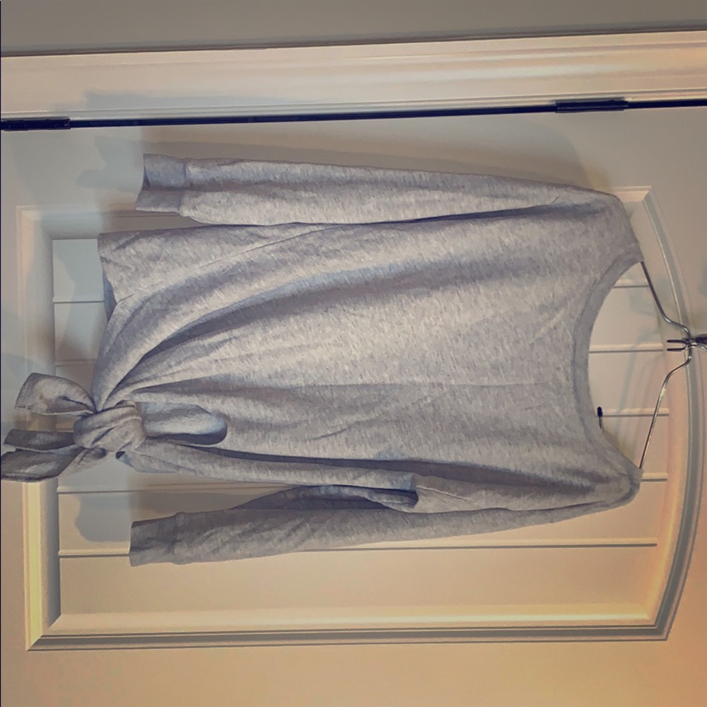 Hinge sweatshirt with side tie